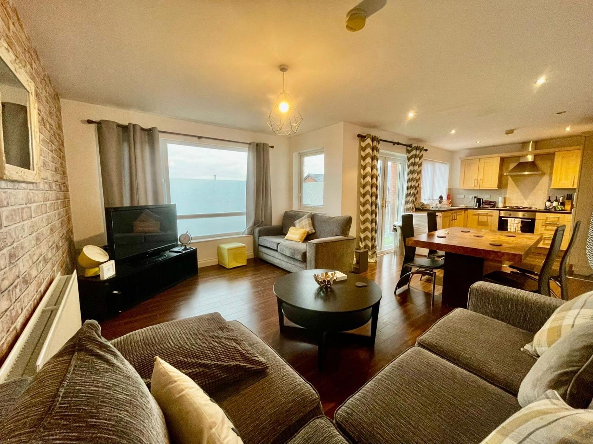 2 Bedroom City-Centre Apartment With Free Parking Μπέλφαστ Εξωτερικό φωτογραφία