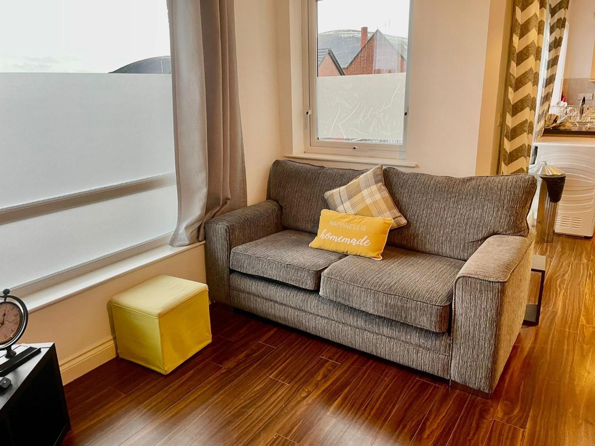 2 Bedroom City-Centre Apartment With Free Parking Μπέλφαστ Εξωτερικό φωτογραφία